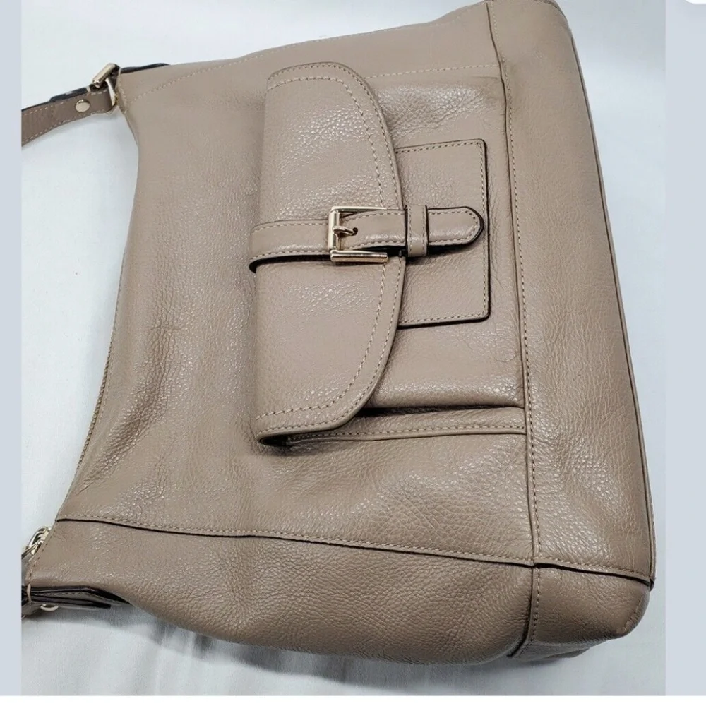 Authentic Coach Charlie Shoulder Bag in pebbled leather - Picture 2 of 11